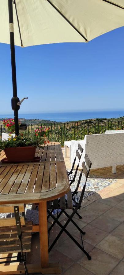 Villa Immersa In Oliveto Vista Mare Sciacca Luaran gambar