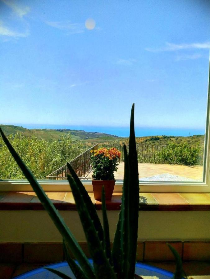 Villa Immersa In Oliveto Vista Mare Sciacca Luaran gambar